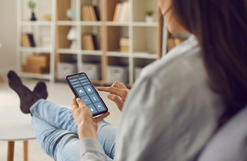 Mye i boliger kan styres med en app. Foto: Colourbox