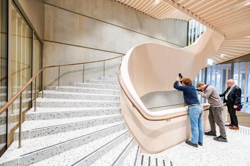 Trappene i D-blokka har blitt en snakkis. Foto:  Arash A. Nejad