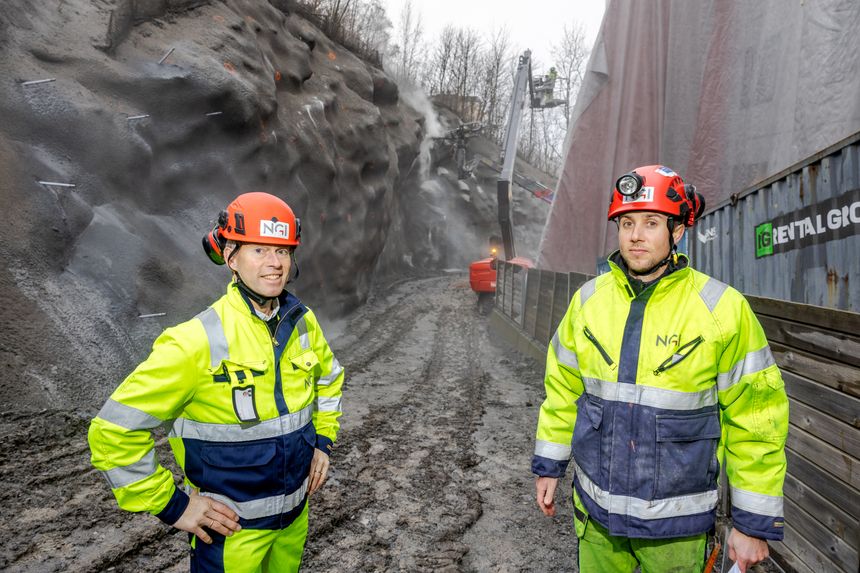Arnstein Aarset (tv.) og Kristian Dahl i NGI fikk noen travle dager i slutten av oktober. Foto:  Arash A. Nejad