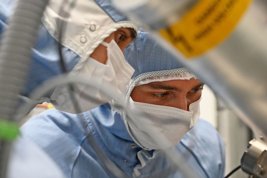 Kvanteteknologien er på vei ut fra laboratoriene, her fra UiOs Minalab (mikro- og nanolaboratorium). Foto: Hilde Lynnebakken/UiO