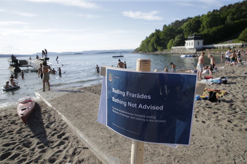 Avløpsdirektivet kan gi høyere avgifter, men også renere strender og badevann. Foto:  Vidar Ruud