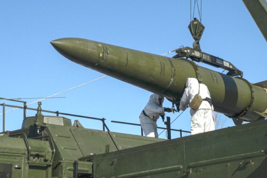 Russland har flere atomvåpen enn noe annet land, og russiske ledere har gjentatte ganger truet med å ta dem i bruk. Foto: AP / NTB