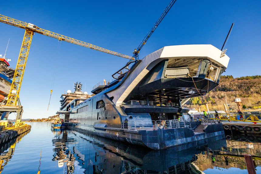 Rev Ocean under bygging ved Vard Søviknes i februar i fjor. Foto: Arash A. Nejad
