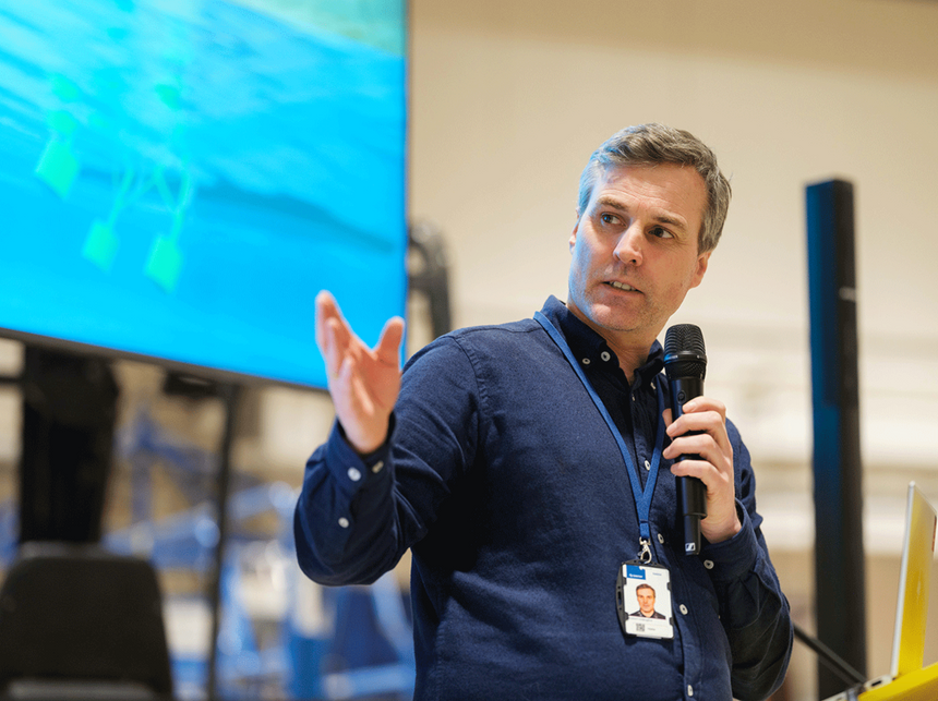 – Dataene herfra bidrar til at vi er viktige steg nærmere å kunne gjøre dette til havs senere, sier Robert Indergård i Sintef Ocean. Foto: Berre