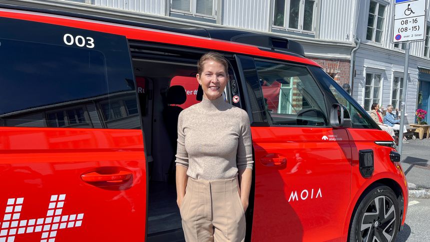 Busser er viktige både for å holde sivilsamfunnet i gang og for å evakuere folk i en krisesituasjon, sier seniorrådgiver Linda Christine Tang i NSM. <span>Foto: Ellen Viseth</span>