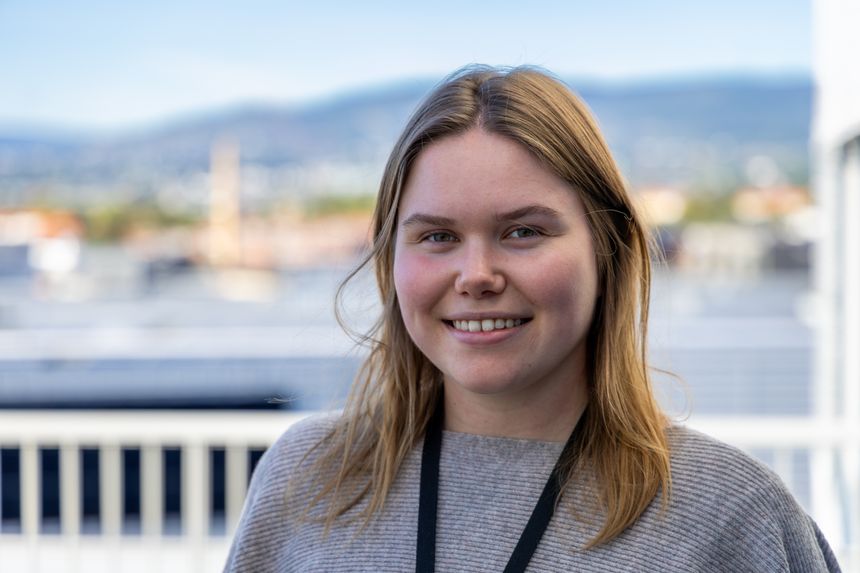Miriam Hillesund (26) forteller at TechGraduate-programmet var svært nyttig. Foto: TUM Studio