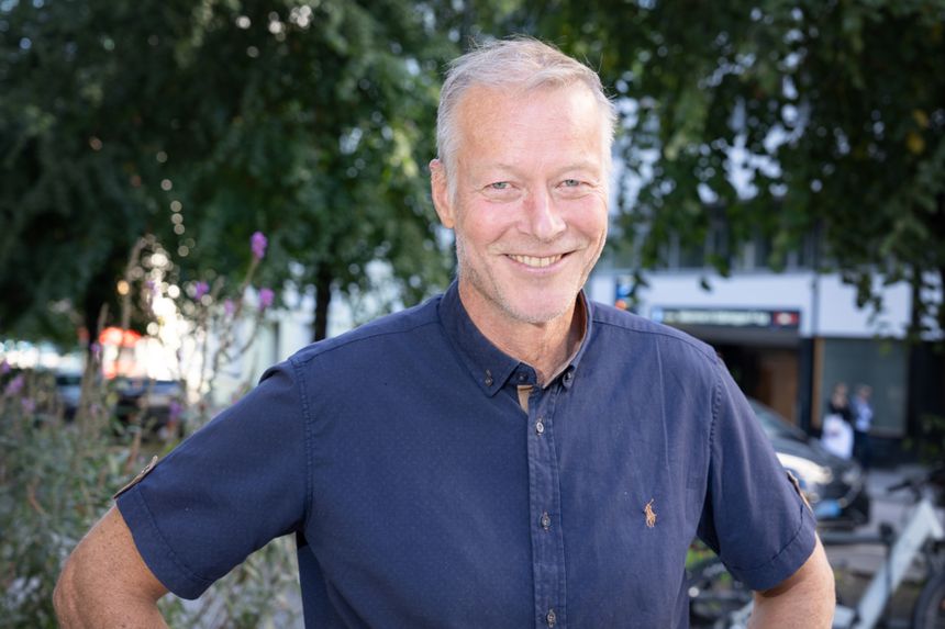 Audun Korsæth er agroingeniør i bunn og skrev doktorgrad om nitrogendynamikk i jord. Han har forsket på jordbruksteknologi i 25 år. <span>Foto: Eirik Helland Urke</span>