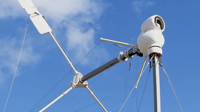 Bøyer seg i vinden: Ny vindturbin kan settes opp på én dag