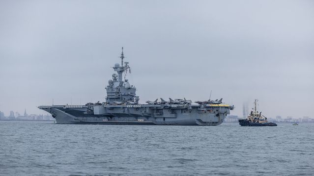 Sannynligvis russisk drone nær fransk hangarskip