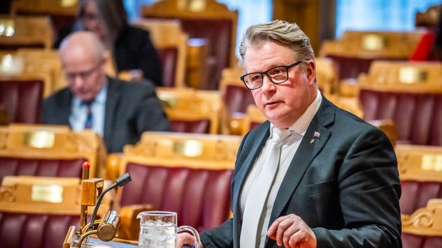 Tror regjeringen holder tilbake viktige dokumenter om Telenors Myanmar-exit