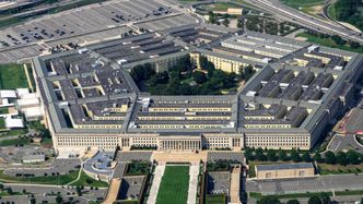 Illustrasjon av Pentagon har gått «all in» på KI: – Gir en enorm fordel