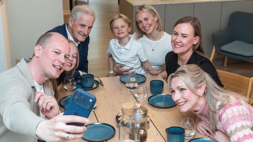 Illustrasjon av  Vil forby sosiale medier fram til året man fyller 16