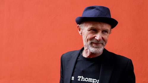 Illustrasjon av Norske bøker brukt til å trene KI: Et klart brudd på opphavsretten