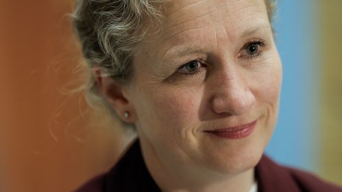 Illustrasjon av Ap inviterer SV, Sp, Rødt og MDG til møte om drivstoffsituasjonen