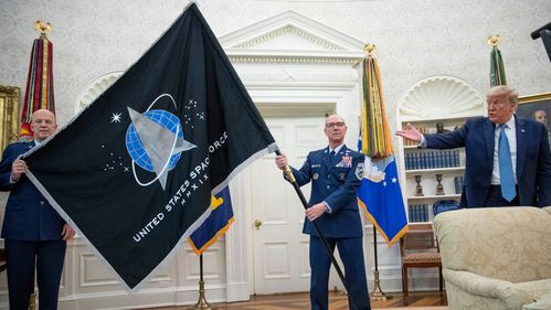 Illustrasjon av Har våpen i verdensrommet
