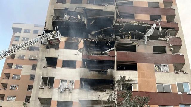 Militærtopper drept og atomanlegg truffet i Israels angrep mot Iran