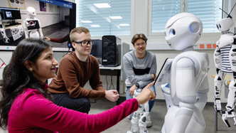 Illustrasjon av Kan roboten Pepper være en god lekekamerat?