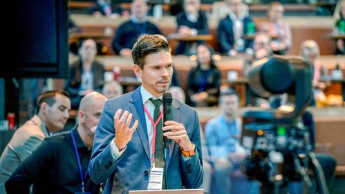 Illustrasjon av Nkom vil ikke følge USAs ruter-forbud