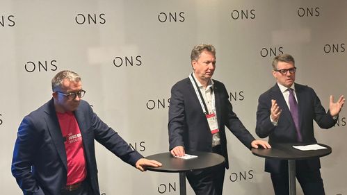 Illustrasjon av Går sammen for å gjøre større oljefunn