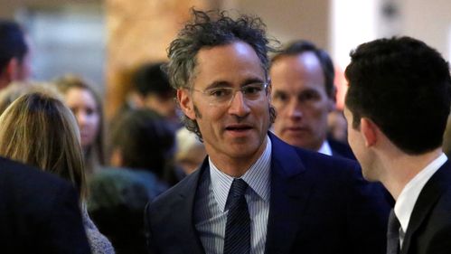 Illustrasjon av Palantir saksøker nettavis i Sveits etter kritisk gransking