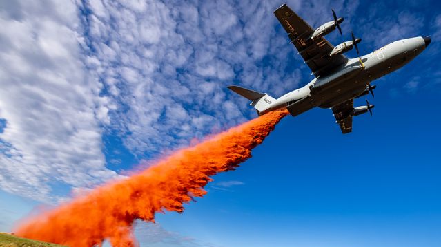 Militært transportfly er satt inn mot franske skogbranner