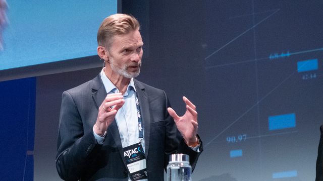 Ja, vi er avhengige av konsulenter. Og det er bra