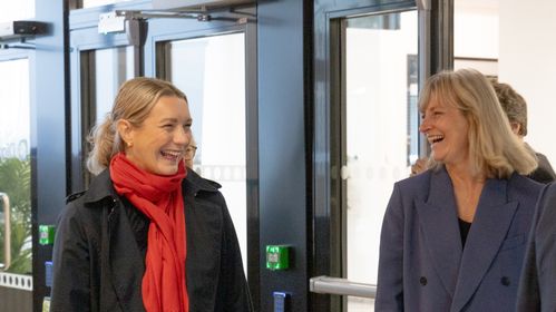 Illustrasjon av − Forventer at virksomhetene tar den i bruk