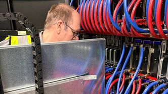 Illustrasjon av Står i kø for å bruke Norges kraftigste datamaskin – sprengt kapasitet