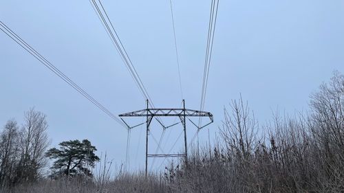 Illustrasjon av Krever strøm-redegjørelse etter stoppordren i nord