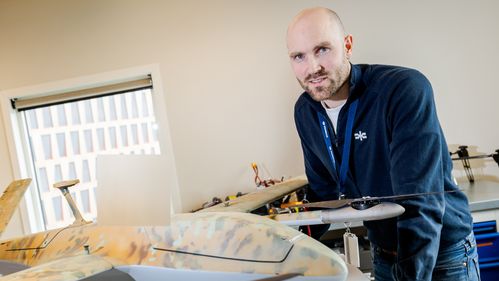 Illustrasjon av Eks-offiser fikk droneavtaler for millioner uten anbudskonkurranse