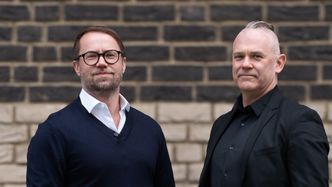 Illustrasjon av KI styrer allerede virksomheten din – uten at du har kontroll