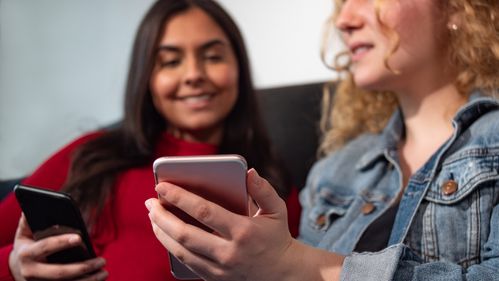 Illustrasjon av Google «knekket» Apple Airdrop