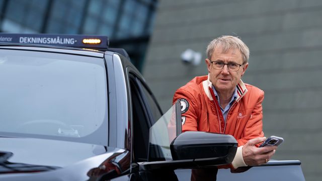 Sender kilometere med kabel for å reparere brudd: – Skadene er enorme