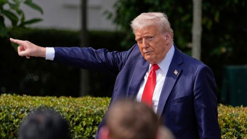 Illustrasjon av Trump og teknologigigantene presser Canada i kne – nå står Europa for tur