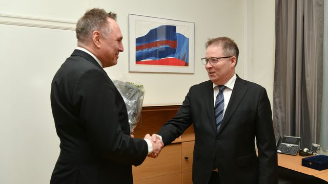 Den nye forsvarsministeren vil ikke komme med noen programerklæring