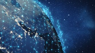 Illustrasjon av Kina bygger en KI-superdatamaskin i verdensrommet