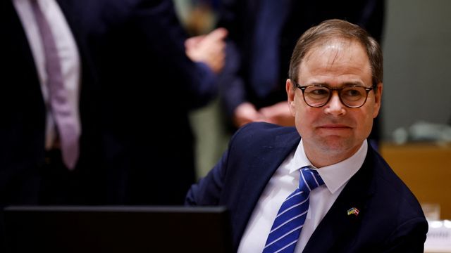 Sliter med enorme budsjettsprekker. Nå vurderer de norsk modell