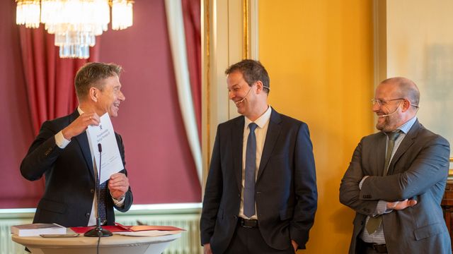 Her signerer de den historiske havvindkontrakten