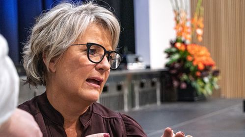 Illustrasjon av Vurderer å stoppe Telenors milliardoppkjøp