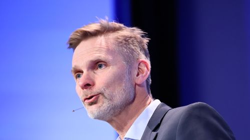 Illustrasjon av Kuler, krutt og konsulenter