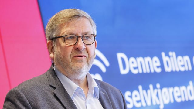 Føler seg bombardert av betingelser på nett