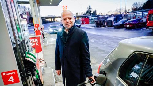 Illustrasjon av Krever at avgiftskuttet følges opp: – Vil bli straffet av kundene