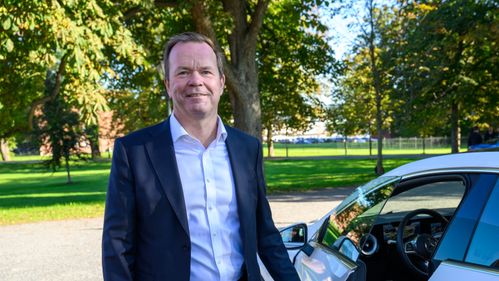 Illustrasjon av Hydro-sjefen: – Jeg sier ja til kraft. All kraft