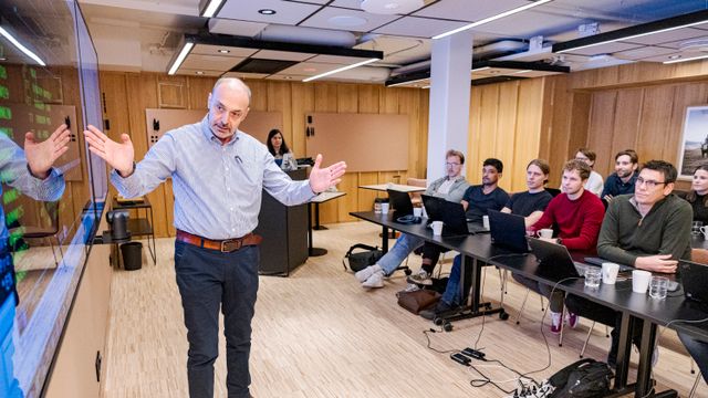 Ingen sak å lære unge talenter Cobol-programmering