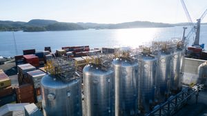 Verdens første karbonfangstanlegg på en sementfabrikk