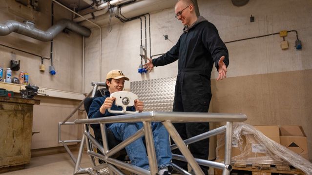 Dette skal bli Norges første solenergidrevne racingbil