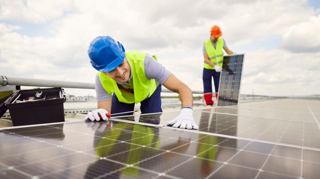 Nå stiger prisen på solceller
