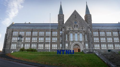 Illustrasjon av Overvåkingskameraer ved NTNU kan ha vært åpent tilgjengelige i over seks år