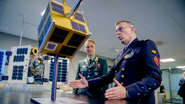 Nato-topp på norgesbesøk: Skryter av norsk romteknologi