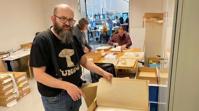 KI klarte den snirklete håndskriften – nå er 15.000 alger digitalisert